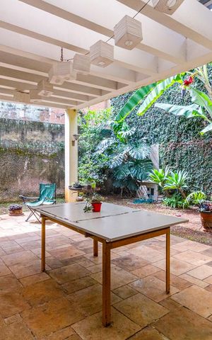Casa à venda com 460m², 4 quartos e 4 vagas Casa à venda com 460m², 4 quartos e 4 vagasQuintal