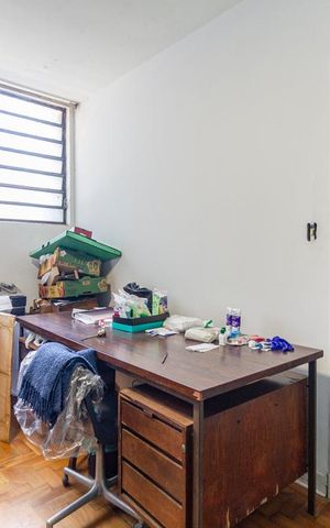 Casa à venda com 460m², 4 quartos e 4 vagas Casa à venda com 460m², 4 quartos e 4 vagasEscritório