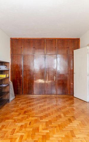 Casa à venda com 460m², 4 quartos e 4 vagas Casa à venda com 460m², 4 quartos e 4 vagasQuarto 1