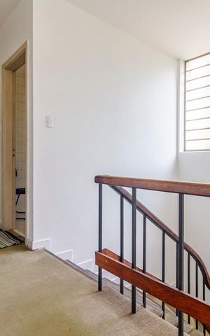 Casa à venda com 460m², 4 quartos e 4 vagas Casa à venda com 460m², 4 quartos e 4 vagasCorredor