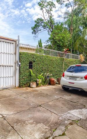 Casa à venda com 460m², 4 quartos e 4 vagas Casa à venda com 460m², 4 quartos e 4 vagasGaragem