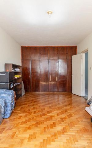 Casa à venda com 460m², 4 quartos e 4 vagas Casa à venda com 460m², 4 quartos e 4 vagasQuarto 1