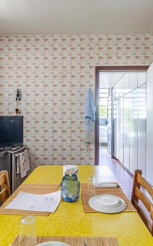 Casa à venda com 460m², 4 quartos e 4 vagas Casa à venda com 460m², 4 quartos e 4 vagasCozinha