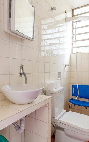 Casa à venda com 460m², 4 quartos e 4 vagas Casa à venda com 460m², 4 quartos e 4 vagasBanheiro de Serviço