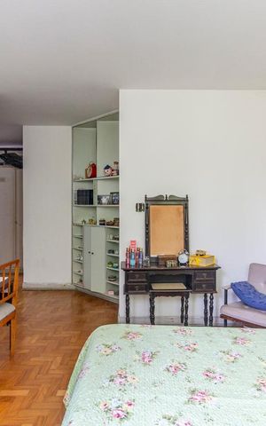 Casa à venda com 460m², 4 quartos e 4 vagas Casa à venda com 460m², 4 quartos e 4 vagasSuíte