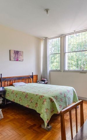 Casa à venda com 460m², 4 quartos e 4 vagas Casa à venda com 460m², 4 quartos e 4 vagasSuíte