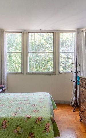 Casa à venda com 460m², 4 quartos e 4 vagas Casa à venda com 460m², 4 quartos e 4 vagasSuíte