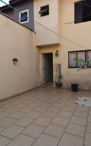 Casa à venda com 205m², 3 quartos e 4 vagasQuintal