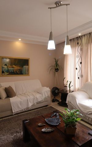 Casa à venda com 205m², 3 quartos e 4 vagasSala