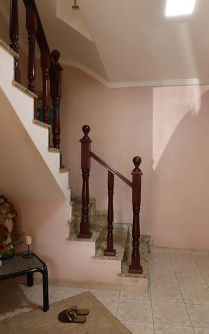 Casa à venda com 205m², 3 quartos e 4 vagasSala