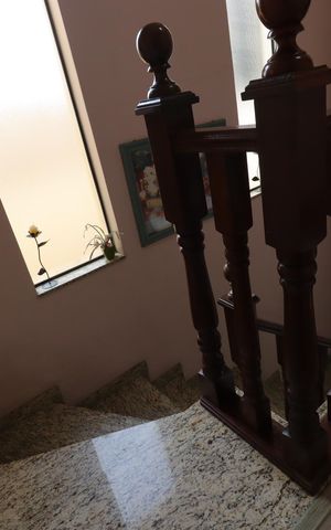 Casa à venda com 205m², 3 quartos e 4 vagasEscada