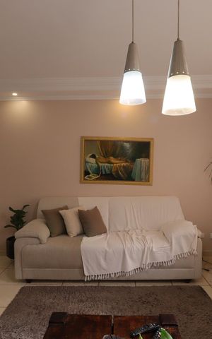 Casa à venda com 205m², 3 quartos e 4 vagasSala