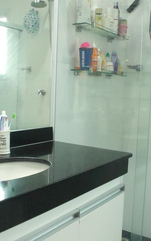 Casa à venda com 250m², 3 quartos e 4 vagasBanheiro do Quarto 1