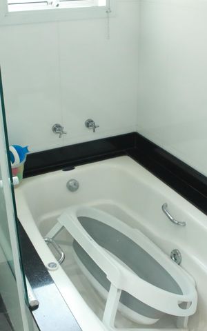 Casa à venda com 250m², 3 quartos e 4 vagasBanheiro do Quarto 1