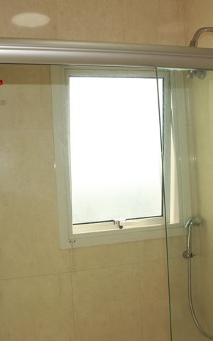 Casa à venda com 250m², 3 quartos e 4 vagasBanheiro - Quarto 2