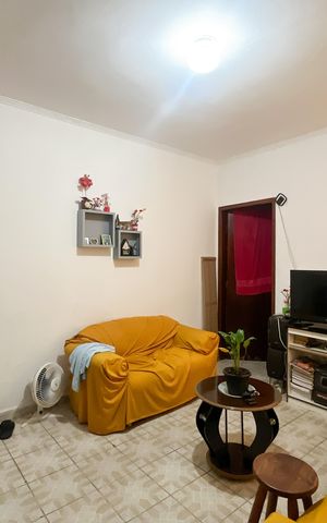 Casa à venda com 130m², 3 quartos e 2 vagas Casa à venda com 130m², 3 quartos e 2 vagasSala