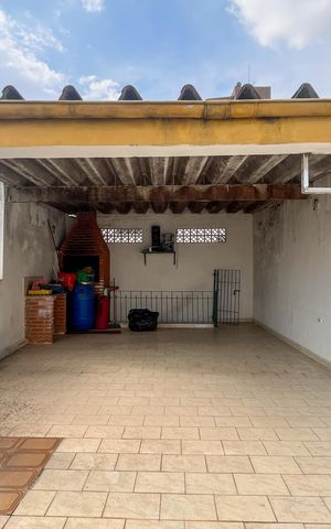 Casa à venda com 130m², 3 quartos e 2 vagas Casa à venda com 130m², 3 quartos e 2 vagasQuintal
