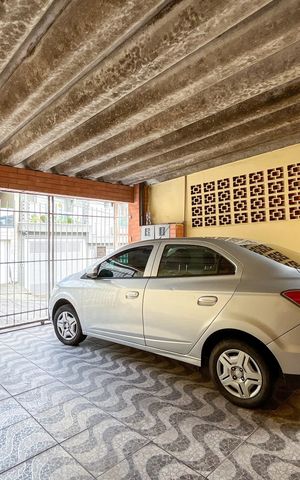 Casa à venda com 130m², 3 quartos e 2 vagas Casa à venda com 130m², 3 quartos e 2 vagasGaragem