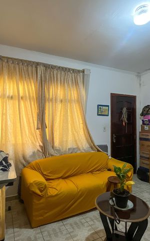 Casa à venda com 130m², 3 quartos e 2 vagas Casa à venda com 130m², 3 quartos e 2 vagasSala