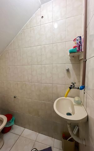 Casa à venda com 130m², 3 quartos e 2 vagas Casa à venda com 130m², 3 quartos e 2 vagasBanheiro de Serviço