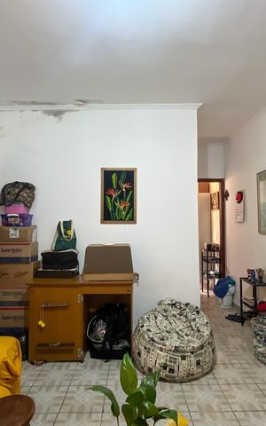 Casa à venda com 130m², 3 quartos e 2 vagas Casa à venda com 130m², 3 quartos e 2 vagasSala