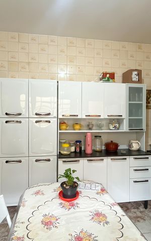 Casa à venda com 130m², 3 quartos e 2 vagas Casa à venda com 130m², 3 quartos e 2 vagasCozinha