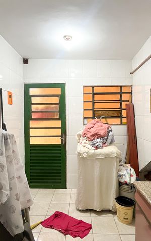 Casa à venda com 130m², 3 quartos e 2 vagas Casa à venda com 130m², 3 quartos e 2 vagasÁrea de Serviço