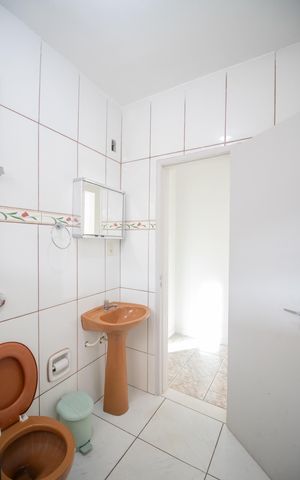 Casa à venda com 200m², 2 quartos e 2 vagasBanheiro Social