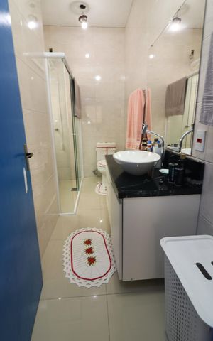 Casa à venda com 110m², 2 quartos e 1 vaga Casa à venda com 110m², 2 quartos e 1 vagaBanheiro