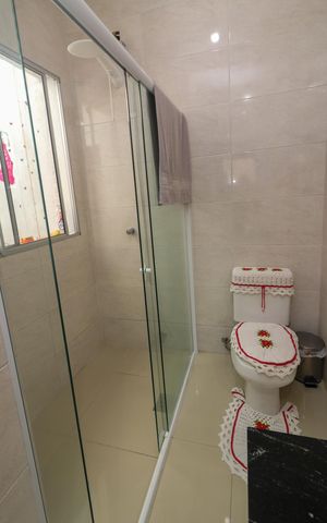 Casa à venda com 110m², 2 quartos e 1 vaga Casa à venda com 110m², 2 quartos e 1 vagaBanheiro