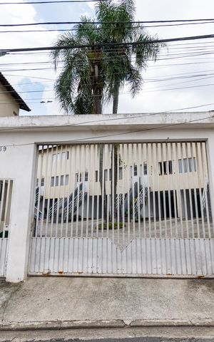 Casa de condomínio à venda com 175m², 3 quartos e 2 vagas Casa de condomínio à venda com 175m², 3 quartos e 2 vagasFachada