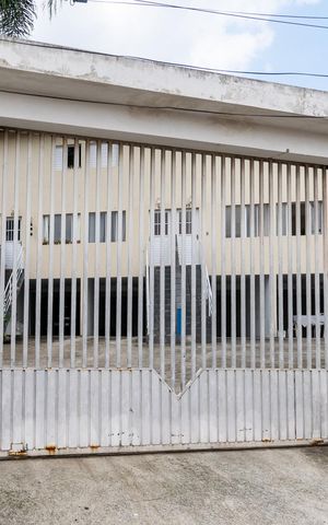 Casa de condomínio à venda com 175m², 3 quartos e 2 vagas Casa de condomínio à venda com 175m², 3 quartos e 2 vagasFachada