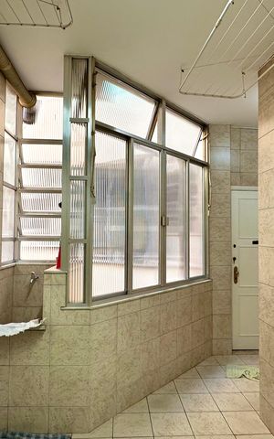 Apartamento à venda com 135m², 3 quartos e 1 vaga Apartamento à venda com 135m², 3 quartos e 1 vagaÁrea de serviço