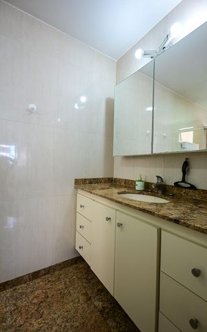 Apartamento à venda com 140m², 4 quartos e 2 vagasBanheiro Suíte 