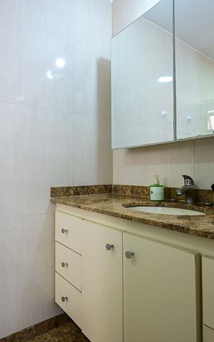 Apartamento à venda com 140m², 4 quartos e 2 vagasBanheiro Suíte 