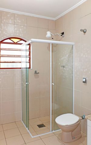 Casa à venda com 300m², 3 quartos e 4 vagasBanheiro