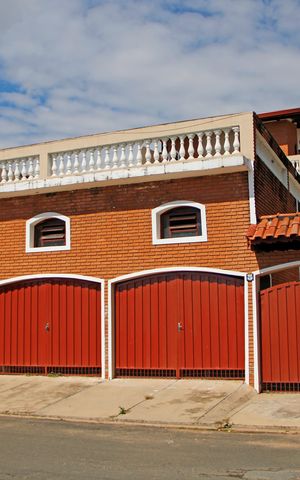 Casa à venda com 300m², 3 quartos e 4 vagasFachada
