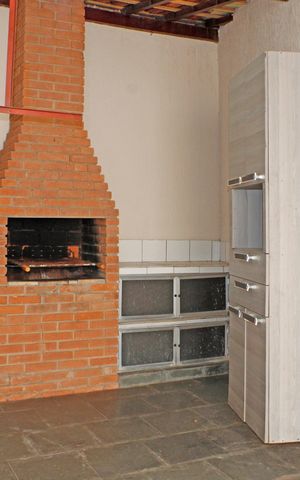 Casa à venda com 300m², 3 quartos e 4 vagasÁrea Externa