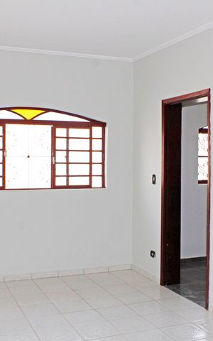 Casa à venda com 300m², 3 quartos e 4 vagasCopa