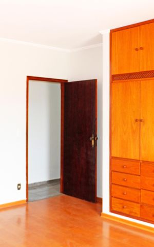 Casa à venda com 300m², 3 quartos e 4 vagasQuarto