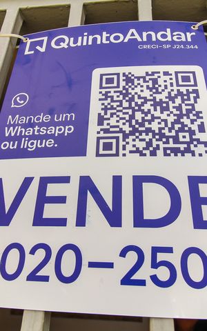Casa à venda com 86m², 2 quartos e 2 vagas Casa à venda com 86m², 2 quartos e 2 vagasPlaca