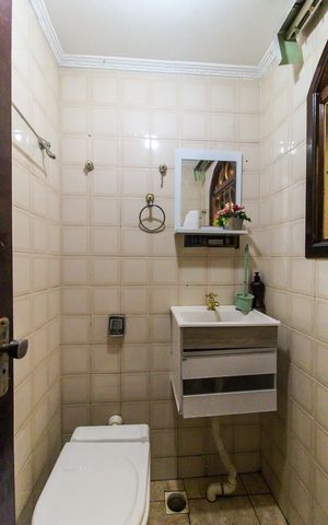 Casa à venda com 86m², 2 quartos e 2 vagas Casa à venda com 86m², 2 quartos e 2 vagasBanheiro 2