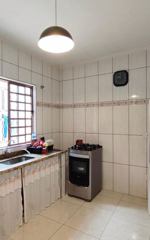 Casa à venda com 180m², 2 quartos e 6 vagas Casa à venda com 180m², 2 quartos e 6 vagasCozinha