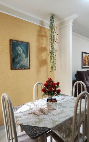 Casa à venda com 180m², 2 quartos e 6 vagas Casa à venda com 180m², 2 quartos e 6 vagasSala de Jantar