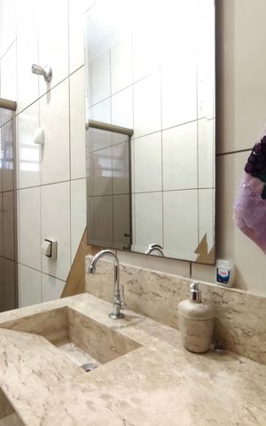 Casa à venda com 180m², 2 quartos e 6 vagas Casa à venda com 180m², 2 quartos e 6 vagasBanheiro Social