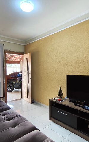 Casa à venda com 180m², 2 quartos e 6 vagas Casa à venda com 180m², 2 quartos e 6 vagasSala de TV