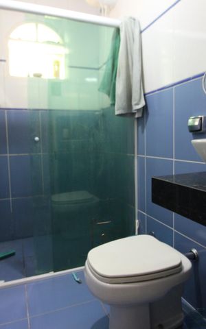 Casa à venda com 128m², 4 quartos e 2 vagasBanheiro