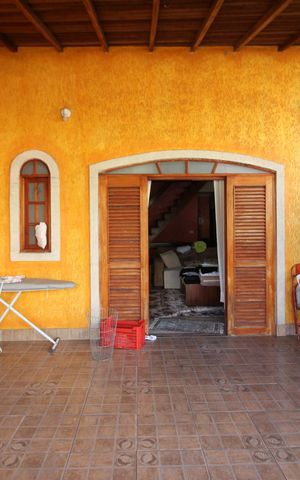 Casa à venda com 128m², 4 quartos e 2 vagasVaranda