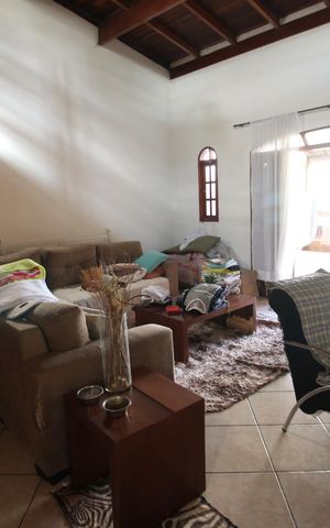 Casa à venda com 128m², 4 quartos e 2 vagasHall
