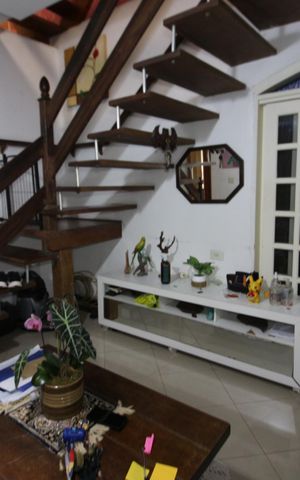 Casa à venda com 128m², 4 quartos e 2 vagasSala